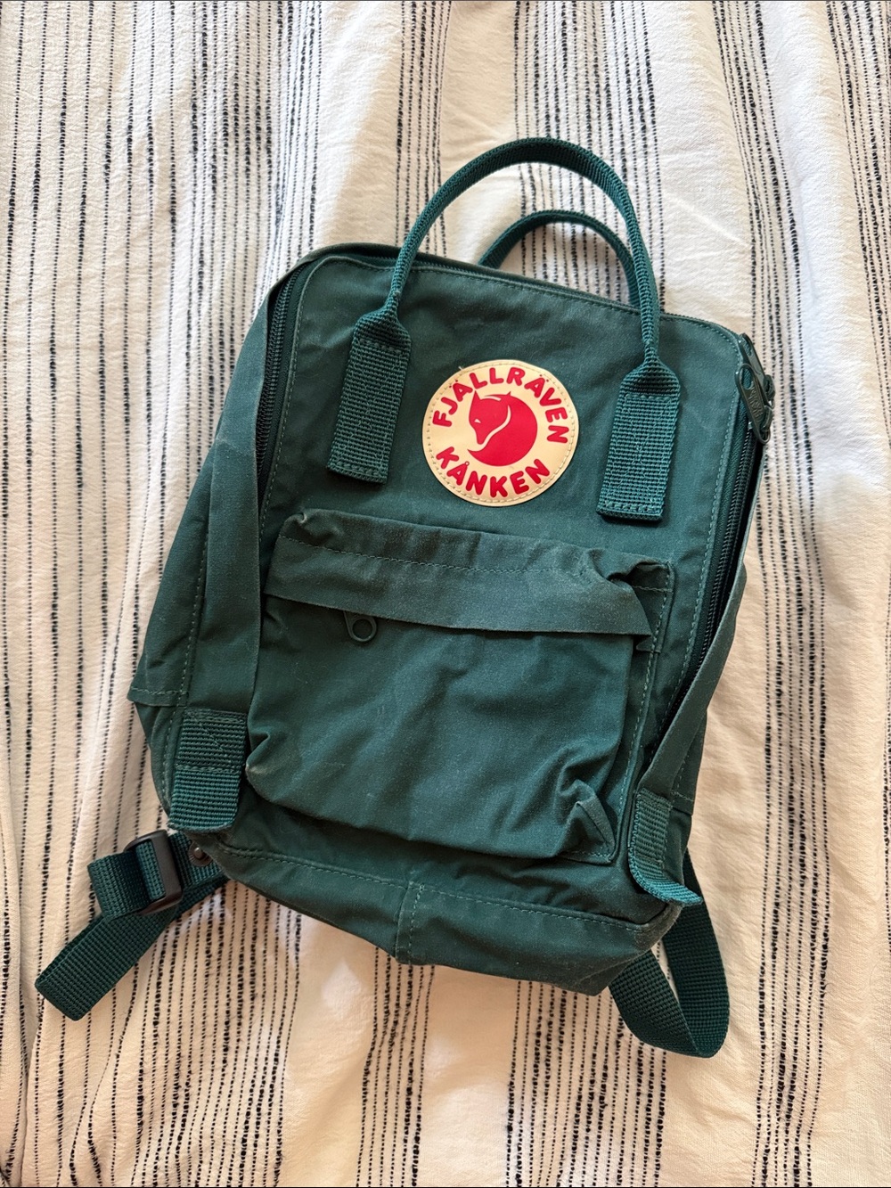 Fjallraven Kånken Mini Backpack in Arctic Green